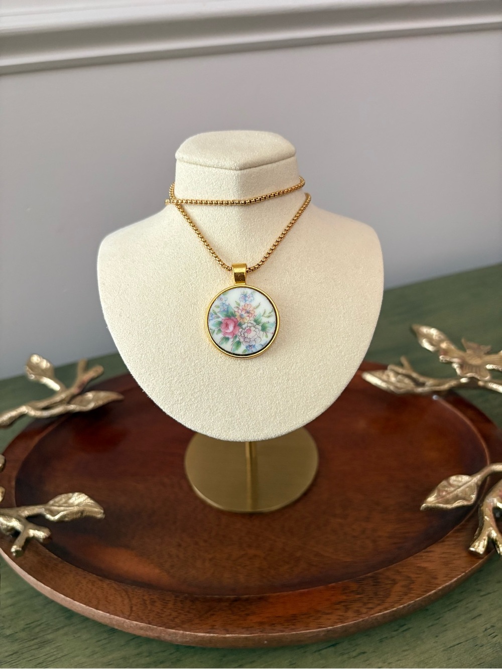Noritake Melrose Vintage China Necklace